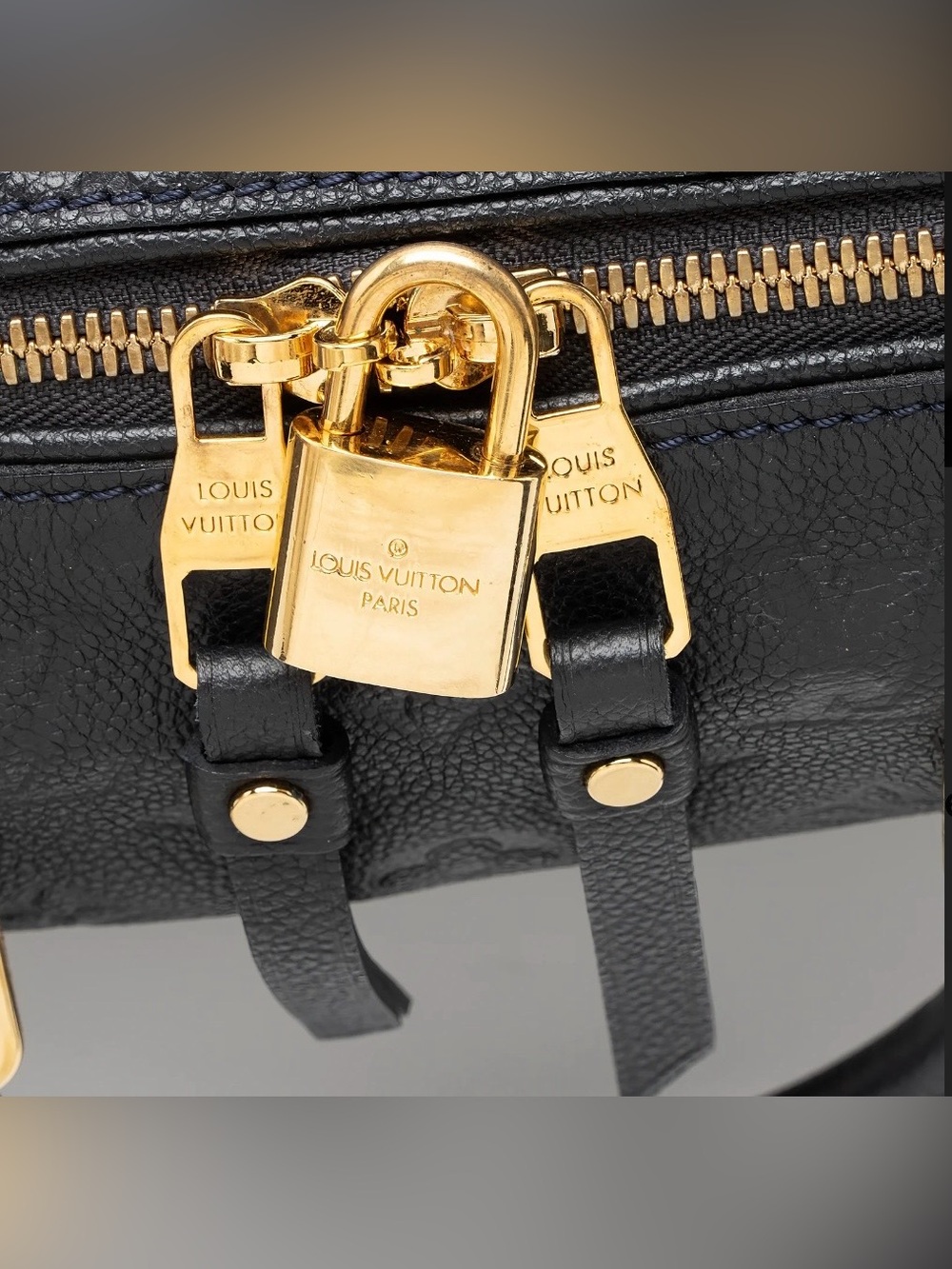 Like new Louis Vuitton Black Monogram Empreinte Speedy Bandoulière 30 w dust bag - Picture 3 of 11